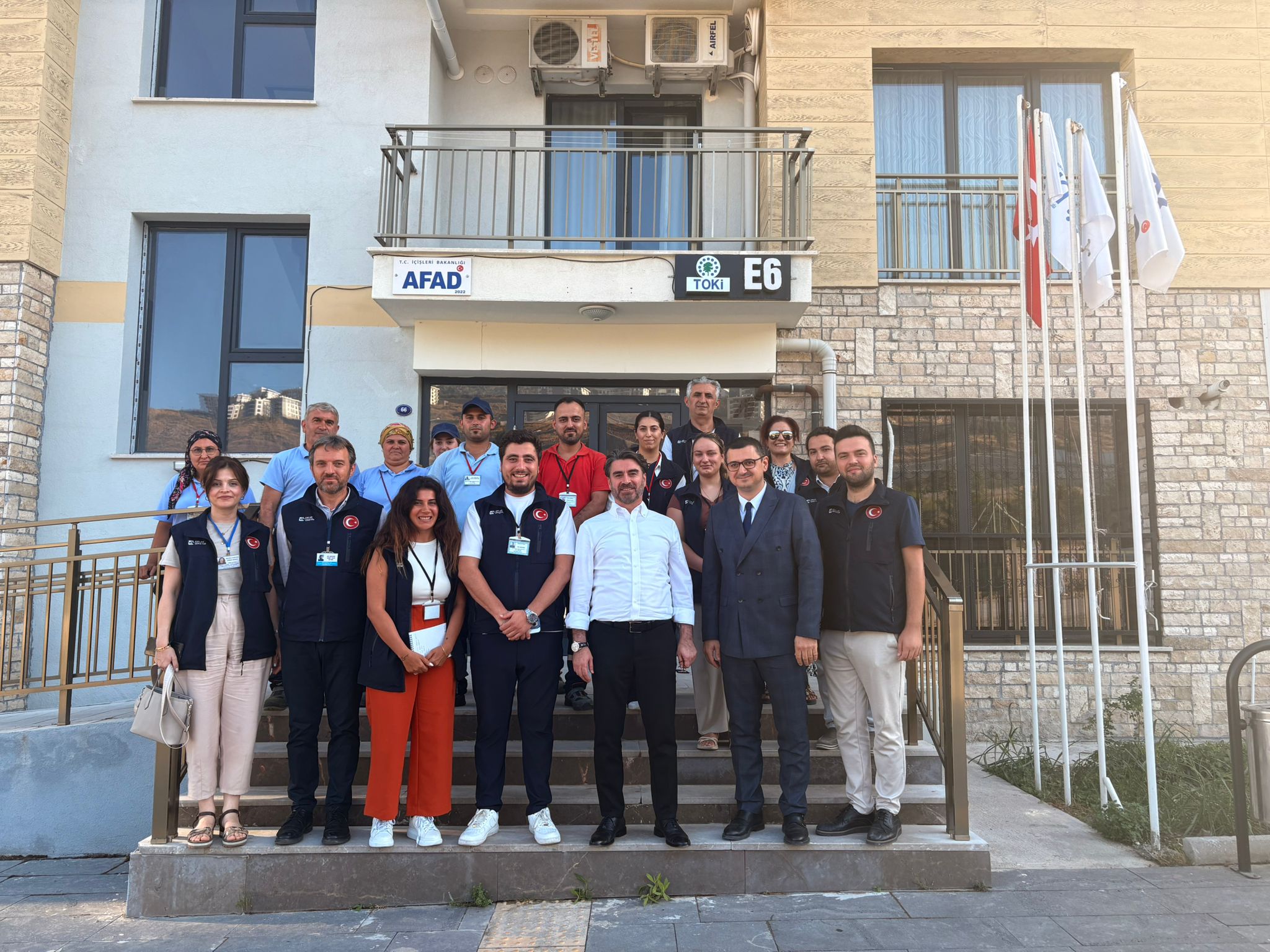 Bayraklı Cengizhan TOKİ Ziyareti