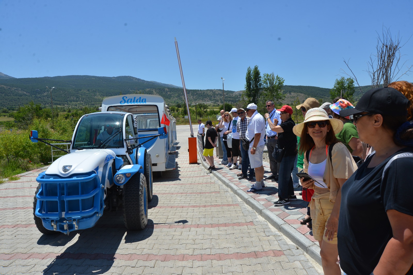 Salda Gölü Halk Plajı ve Beyaz Adalar Koruma Bölgesi